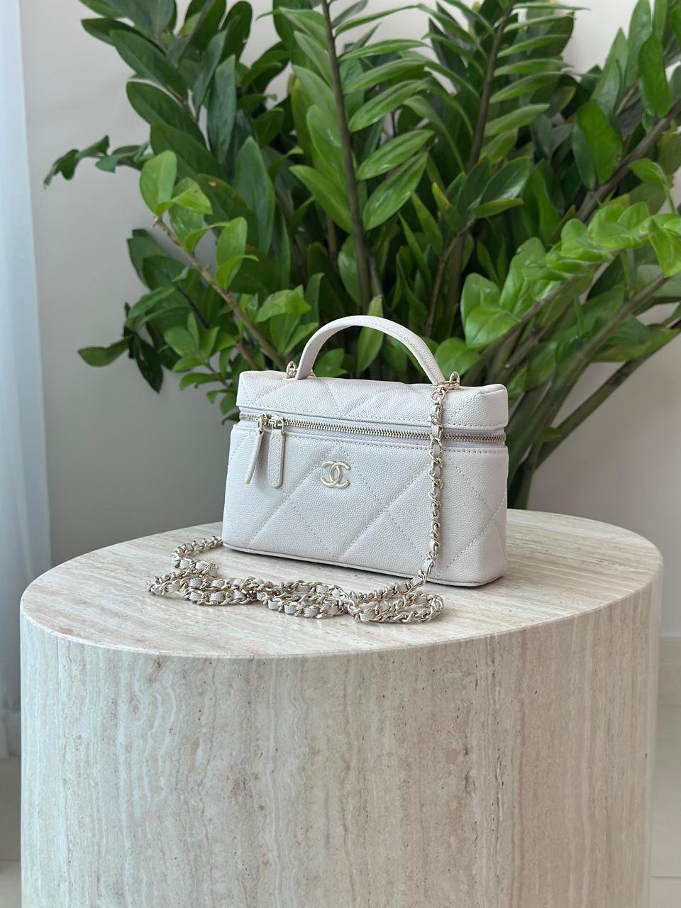 CHANEL Leather Women Cross body Vanity bag in Dubai - Image 2