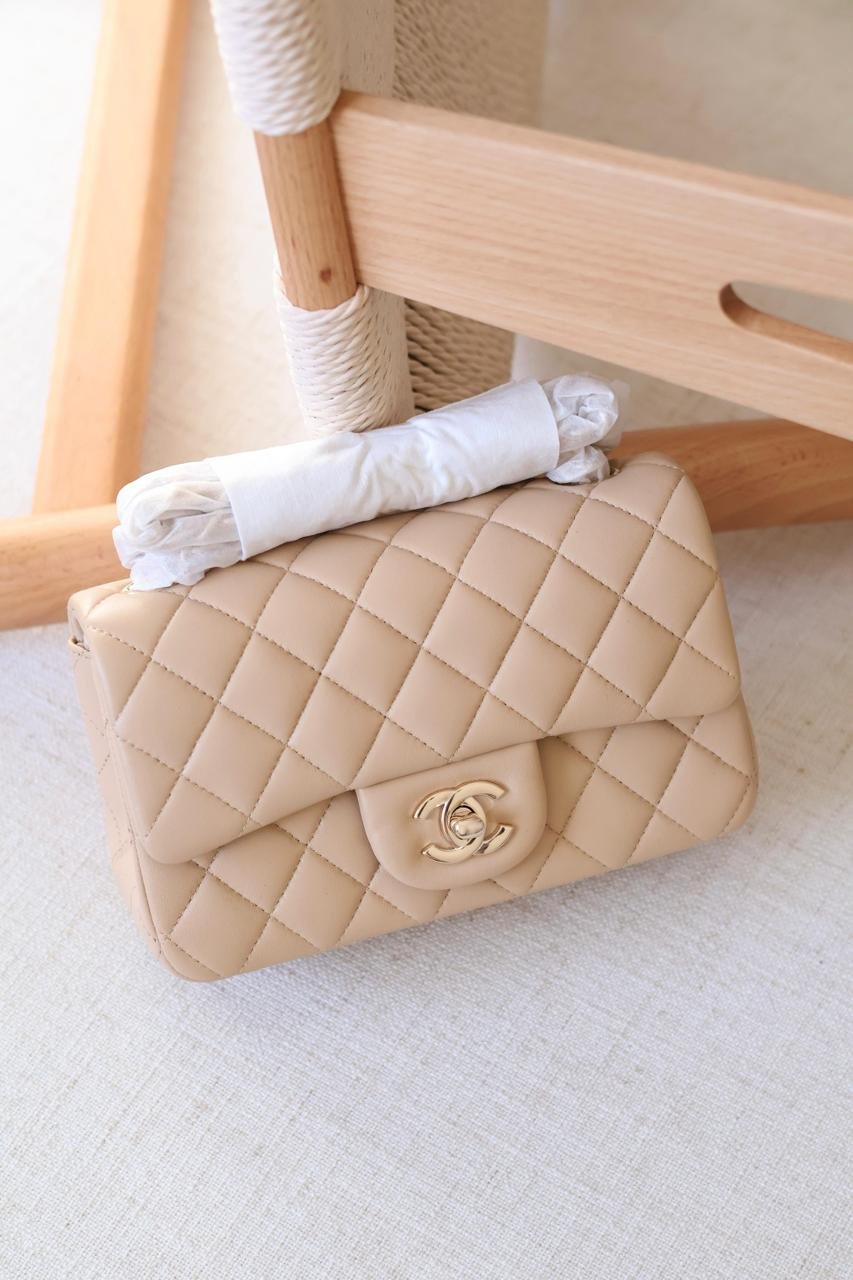Chanel Rectangle quilted lambskin leather Women Classic Double Flap Handbag in Dubai - Image 7