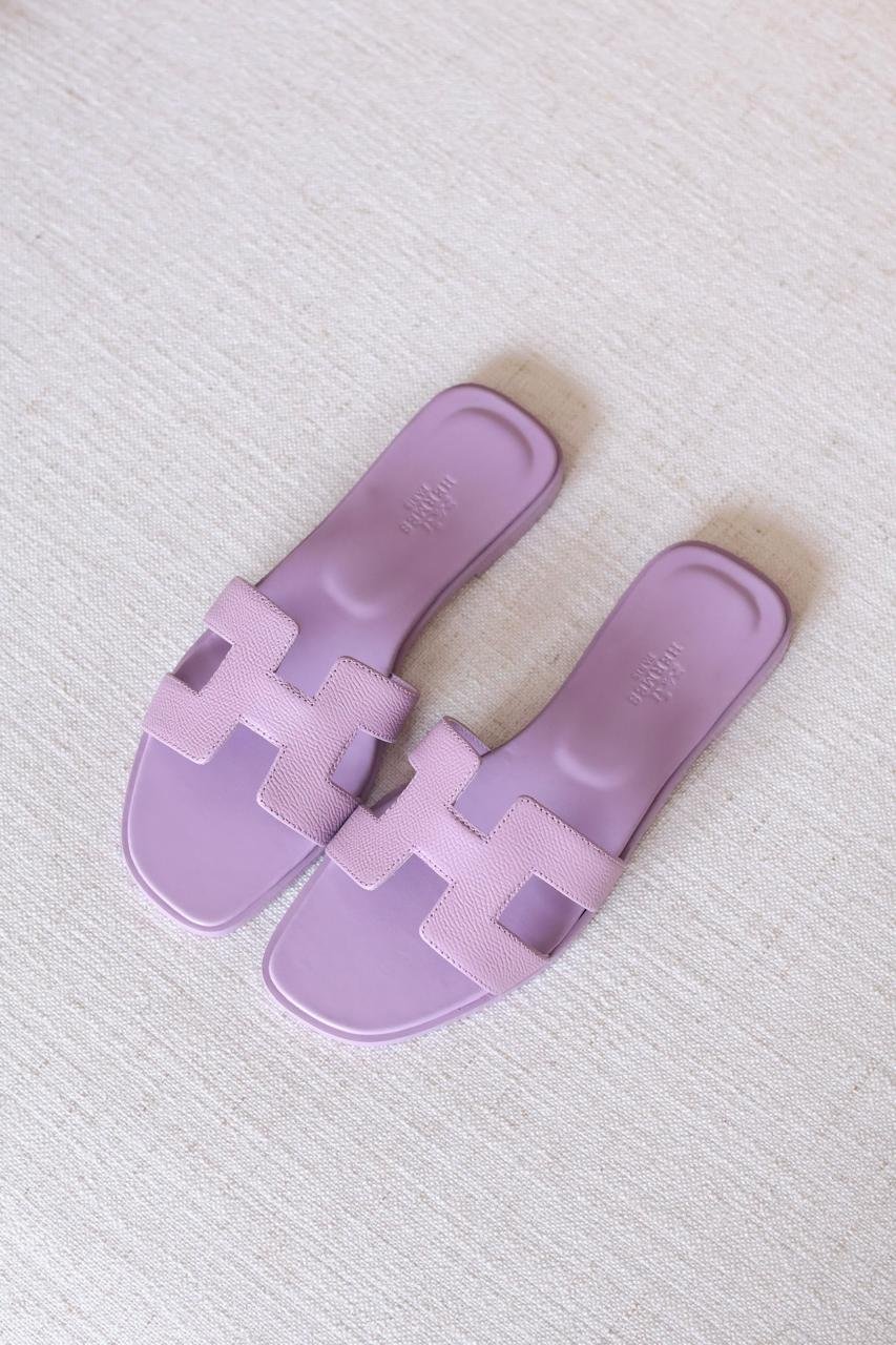 Hermes Oran Box Calfskin Sandals with Iconic H Cut-Out – Women's Flat Sandals in Dubai - Image 3