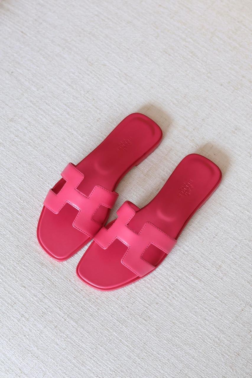 Hermes Oran Box Calfskin Sandals with Iconic H Cut-Out – Women's Flat Sandals in Dubai - Image 7