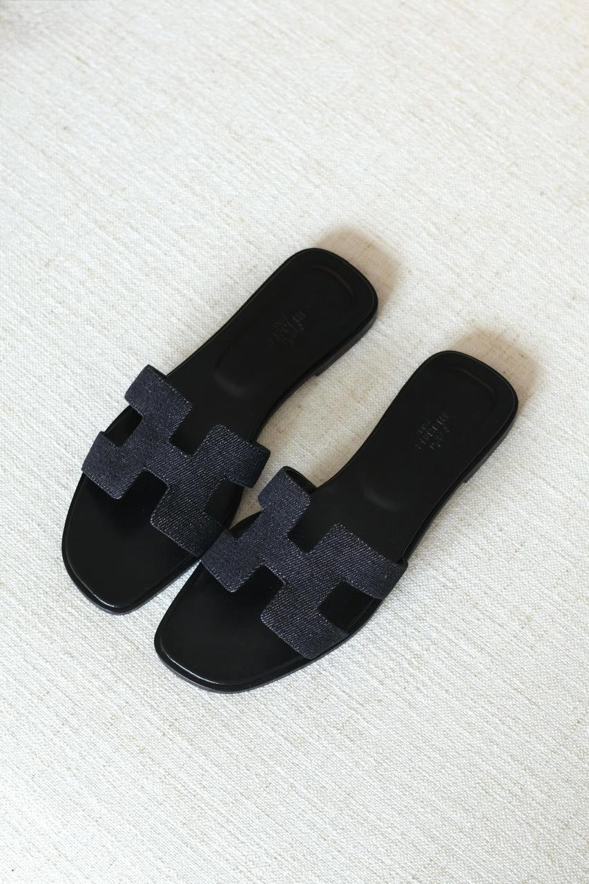 Hermes Oran Suede Lambskin Sandals – H Cut-Out Summer Flats for women in Dubai - Image 10